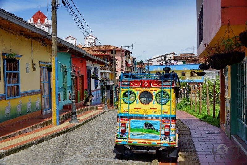 Kolumbien Reisen, Guatape Typical Street