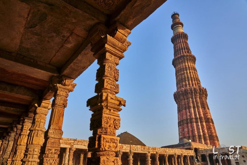 Säulen im Qutub Minar